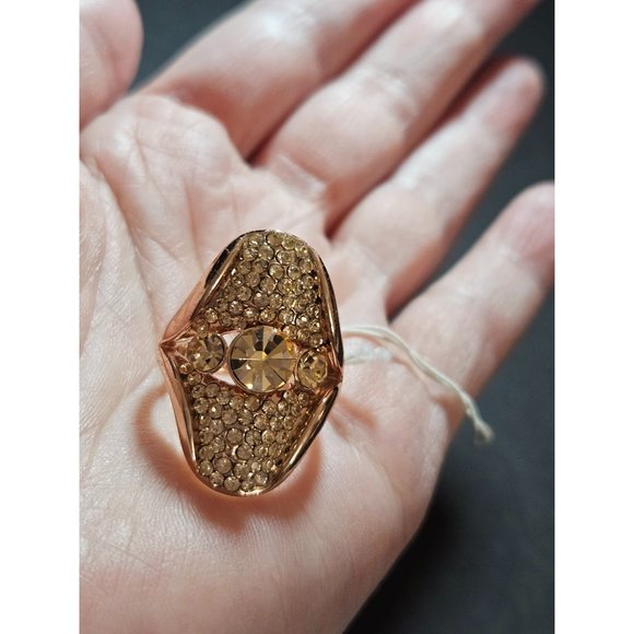 **Final Sale** Rose gold tone oval rhinestone ring - Picture 3 of 10